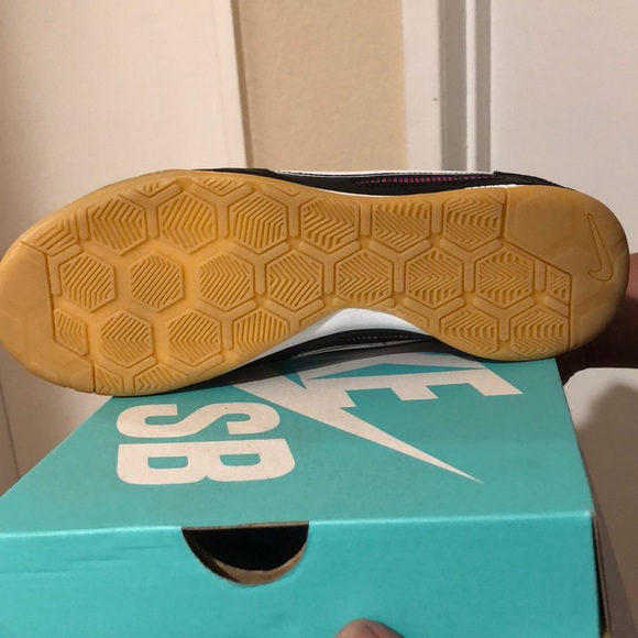 Nike SB Gato- Supreme edition - Picture 3 of 3